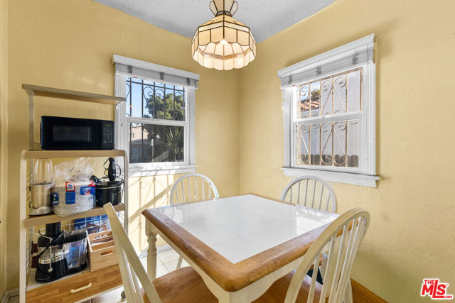 618 W 111th Place, Los Angeles CA: https://media.crmls.org/mediaz/e3bf814f-d28b-4f29-a32c-eaf5826ef53c.jpg