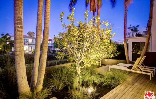 2913 S Grand Canal, Venice, California 90291, 3 Bedrooms Bedrooms, ,3 BathroomsBathrooms,Single Family Residence,For Sale,S Grand Canal,24398999