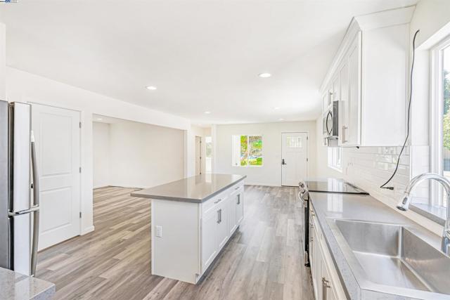 24576 Oneil Ave, Hayward CA: https://media.crmls.org/mediaz/e3bfef4c-ee3b-415a-9851-690948d2dd26.jpg