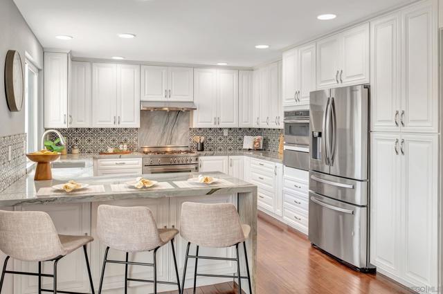3212 Cadden Ct, San Diego CA: https://media.crmls.org/mediaz/e3c18e98-752c-4699-ab6e-7a3ed069ea54.jpg