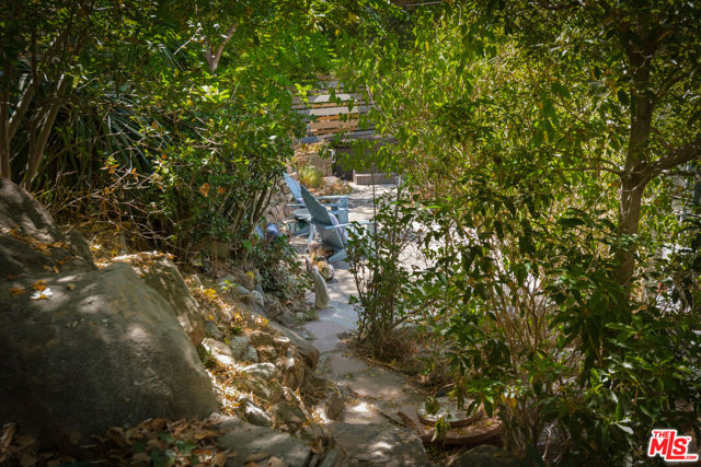 1212 Fernwood Pacific Drive, Topanga CA: https://media.crmls.org/mediaz/e3c256e8-b62d-4e53-9948-da5cc5dc8238.jpg