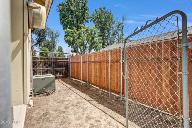 17400 Cantlay Street, Lake Balboa CA: https://media.crmls.org/mediaz/e3c2ab66-7890-4f52-88fd-662c166a1144.jpg
