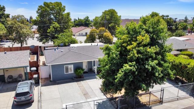 14202 Lucian Avenue, San Jose CA: https://media.crmls.org/mediaz/e3c2acae-0451-4cf0-8d9b-da5ee7531ddb.jpg