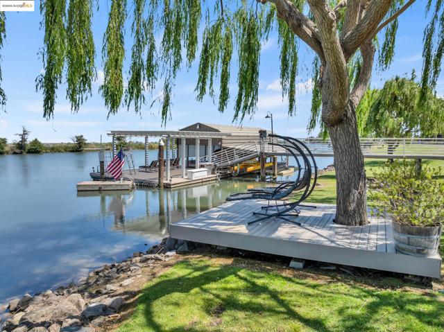 17035 TERMINOUS RD, Isleton CA: https://media.crmls.org/mediaz/e3c2d9e2-16f7-4313-9603-db70877217c6.jpg