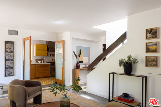2806 Sunday Trail, Los Angeles CA: https://media.crmls.org/mediaz/e3c2e56c-b1f3-4d52-87c5-a828ae648d77.jpg