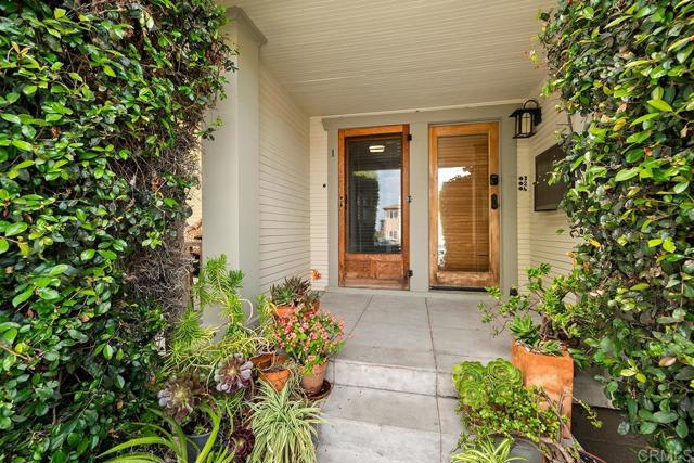 4608 Georgia St, San Diego CA: https://media.crmls.org/mediaz/e3c3d54b-f595-458e-be92-e86ef53dd9ba.jpg