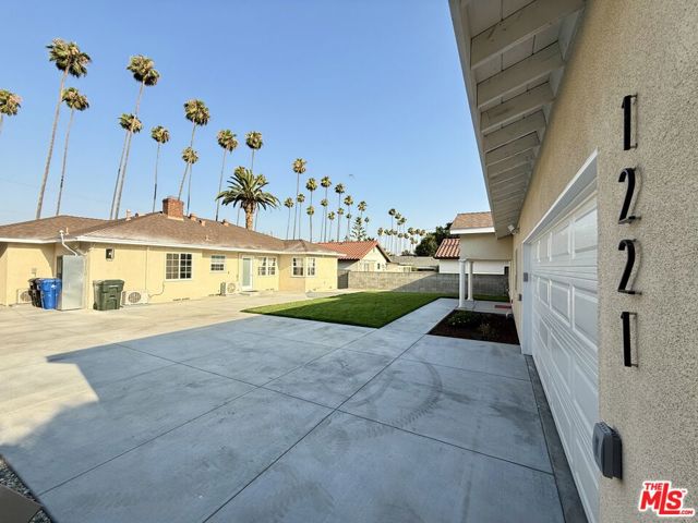 1221 N Azusa Avenue, Azusa CA: https://media.crmls.org/mediaz/e3c3f237-315c-400a-810f-25b67a35785e.jpg