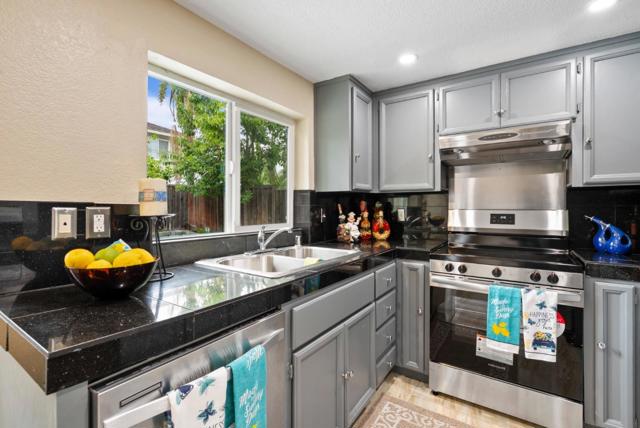 5291 Mill Creek Lane, San Jose CA: https://media.crmls.org/mediaz/e3c41609-6be1-4281-a0e6-6cbb02f2a11a.jpg