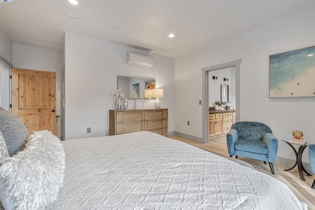 20244 Lower Skyridge Dr, Groveland CA: https://media.crmls.org/mediaz/e3c4e9c3-f6f8-499e-afcb-439944c67a4c.jpg