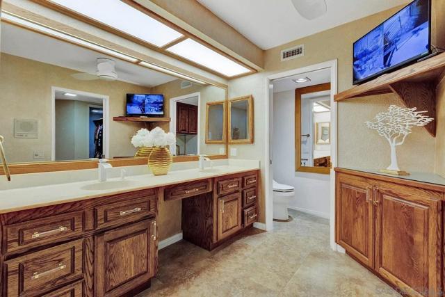 3933 Pinnacle Pl, Escondido CA: https://media.crmls.org/mediaz/e3c530bd-0e3c-4e92-b0a6-2a524831652a.jpg