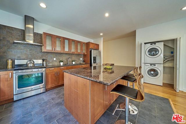 614 N Genesee Avenue, Los Angeles CA: https://media.crmls.org/mediaz/e3c5485c-1d4d-4eac-af0d-0af7d4275a83.jpg