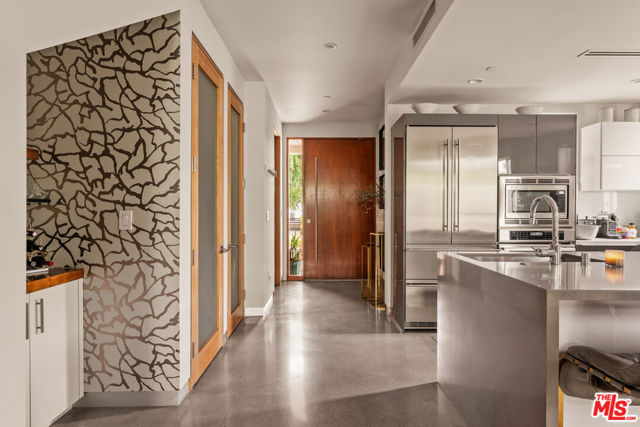 8512 Hargis Street, Los Angeles CA: https://media.crmls.org/mediaz/e3c586a0-a167-4e6e-b428-d09e150b994e.jpg