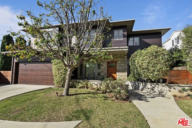 235 Oceano Drive, Los Angeles CA: https://media.crmls.org/mediaz/e3c586c8-bdd8-4fbb-8bb0-4368955ca76f.jpg