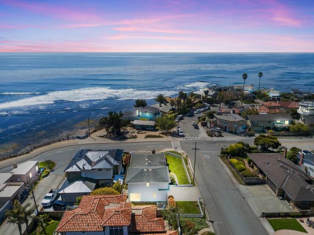 102 32nd Avenue, Santa Cruz CA: https://media.crmls.org/mediaz/e3c64fb9-c574-48f3-9260-c8383ad790be.jpg