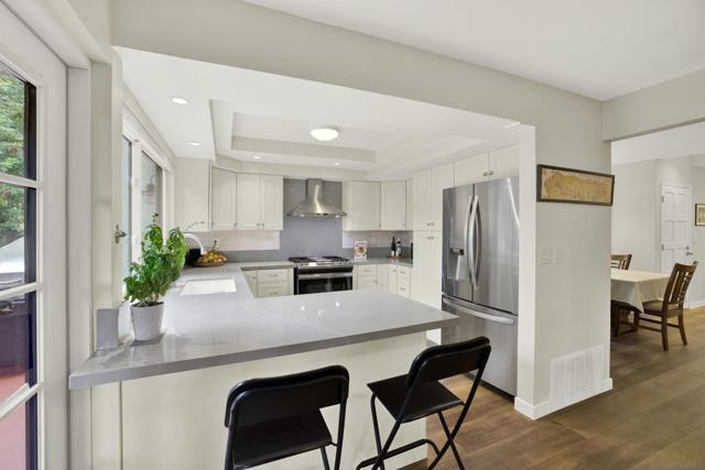 3069 Plaza Natalia, Bonita CA: https://media.crmls.org/mediaz/e3c6882f-9225-4ea7-aaec-5fa7c1c6fd10.jpg