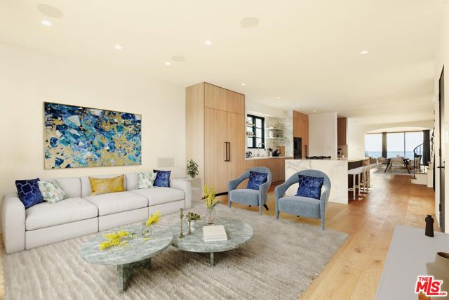 2205 Ocean Front Walk, Venice CA: https://media.crmls.org/mediaz/e3c6d7c1-3665-4736-8a40-49320d84b75d.jpg