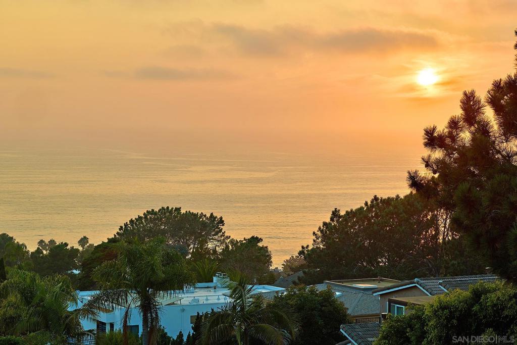 https://media.crmls.org/mediaz/e3c8379c-9f6b-441e-8f5b-c728c6ae7330.jpg?preset=X-Large