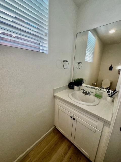5517 Malibu Palm Court, Sacramento CA: https://media.crmls.org/mediaz/e3c84d80-67dd-49e1-9477-899ae73cd4e5.jpg