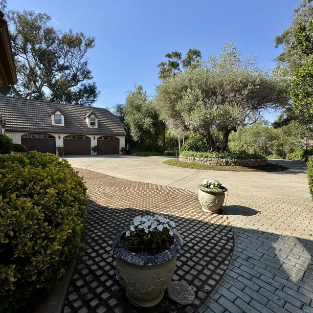 Detail Gallery Image 7 of 75 For 2848 Los Alisos, Fallbrook,  CA 92028 - 5 Beds | 3 Baths