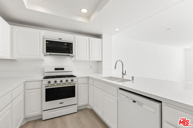 4240 Lost Hills Road, Calabasas CA: https://media.crmls.org/mediaz/e3c8b903-77c8-4569-ae29-89534a86b56f.jpg