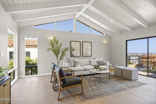 2371 Foster Avenue, Ventura CA: https://media.crmls.org/mediaz/e3c96341-854b-41b8-8045-a821d04d6cc6.jpg