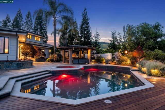 1121 Eagle Nest Ct, Danville CA: https://media.crmls.org/mediaz/e3c9c088-12bb-4544-bb33-05b06553b4fe.jpg