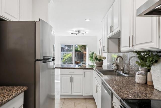 1625 Kentfield Avenue, Redwood City CA: https://media.crmls.org/mediaz/e3c9cdef-ad51-449a-8bf6-209ad5fb5823.jpg
