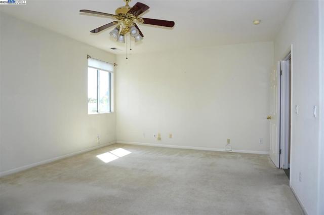 30278 Willowbrook Rd, Hayward CA: https://media.crmls.org/mediaz/e3ca25e6-e0e0-4441-8f46-47429d193cf5.jpg