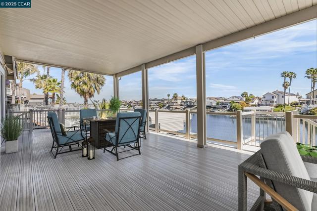2391 Newport Dr, Discovery Bay CA: https://media.crmls.org/mediaz/e3ca998c-875a-4a6e-8be6-8bd3b2a1036e.jpg