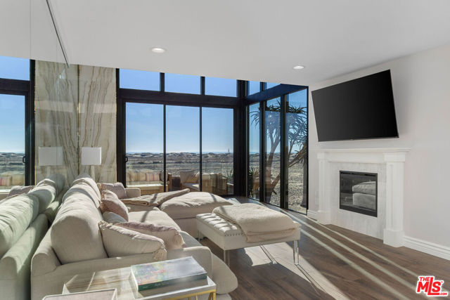 6 Voyage Street, 101 photo 2