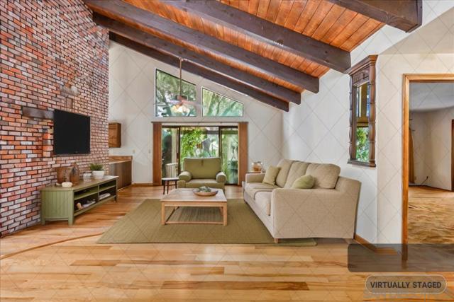 24903 Oakana Rd, Ramona CA: https://media.crmls.org/mediaz/e3cb7a99-bee0-4daf-9871-81045350079a.jpg