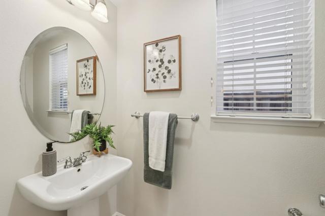 34103 Zaner Way, Union City CA: https://media.crmls.org/mediaz/e3cba8a7-baf8-4e0f-a1aa-99c698085cd4.jpg