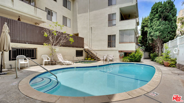 1434 Greenfield Avenue, Los Angeles CA: https://media.crmls.org/mediaz/e3cbb72d-75cf-453f-94c7-e302347200ba.jpg