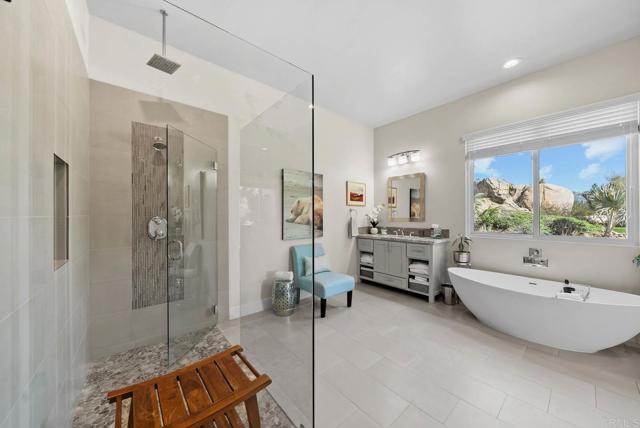 13495 Del Poniente Road, Poway CA: https://media.crmls.org/mediaz/e3cc1b5c-fc28-442e-a728-8ca66c9fd392.jpg