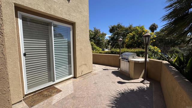 1561 Caminito Zaragosa, Chula Vista CA: https://media.crmls.org/mediaz/e3cc6fc5-a102-465f-8f12-d32f5552c072.jpg