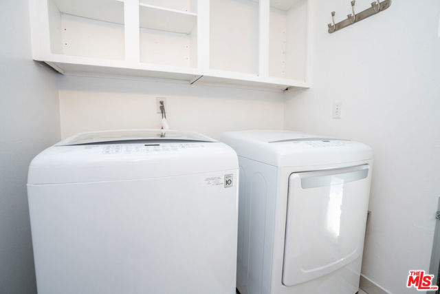 353 Mavis Drive, Los Angeles CA: https://media.crmls.org/mediaz/e3cc86bb-2eaa-44db-ba63-3542fe4879c7.jpg