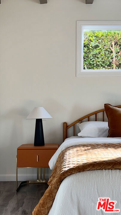 4427 S Wilton Place, Los Angeles CA: https://media.crmls.org/mediaz/e3cd6c9a-9965-4ac6-88c4-6e00bc806259.jpg