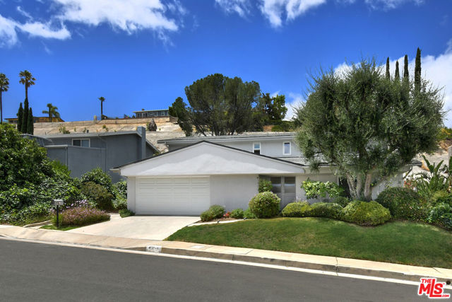 6041 Ellenview Avenue photo 3