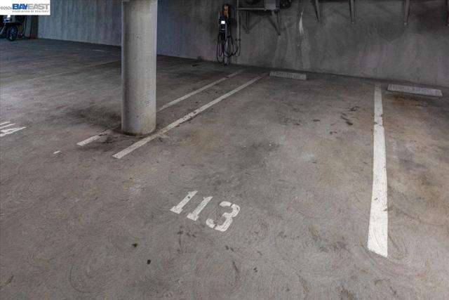 809 Clay St, Oakland CA: https://media.crmls.org/mediaz/e3cf5d7c-dcd9-445b-8f5b-56e4a7df5767.jpg