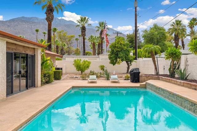 1366 E Verbena Drive, Palm Springs CA: https://media.crmls.org/mediaz/e3cfad30-7e80-4c13-947e-8021d6a3aa98.jpg