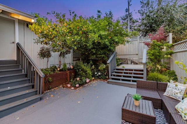 6827 Ridgewood Drive, Oakland CA: https://media.crmls.org/mediaz/e3d0039a-5ed3-4901-a716-817b227f5ac9.jpg