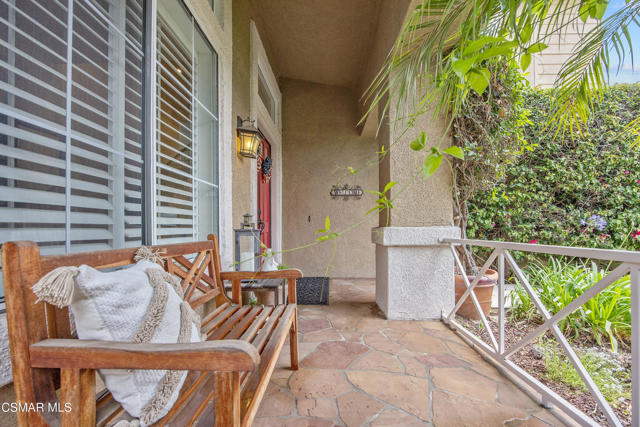 943 Paseo Barona, Camarillo CA: https://media.crmls.org/mediaz/e3d11107-55f9-46b8-ac81-483372eced88.jpg