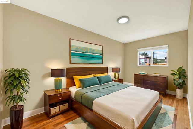 2125 102Nd Ave, Oakland CA: https://media.crmls.org/mediaz/e3d14703-869e-4478-81ea-a2dc8ef0a5b4.jpg