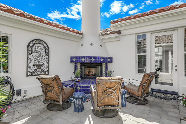 51173 Marbella Court, La Quinta CA: https://media.crmls.org/mediaz/e3d16664-08be-46e1-a823-ca300095422f.jpg