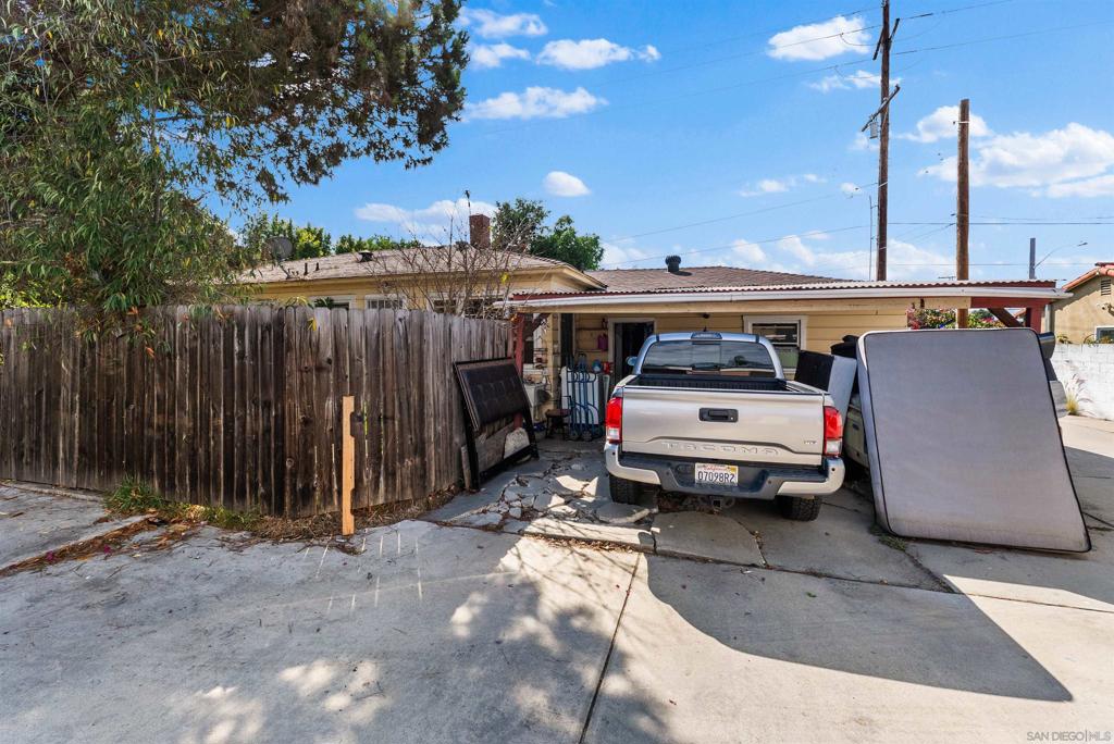 MLS #250039580SD image #22