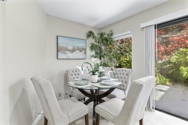 320 Peninsula Ave, San Mateo CA: https://media.crmls.org/mediaz/e3d1d666-201a-424d-ac20-fc0010207488.jpg