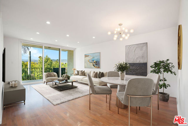 10240 Camarillo Street, Toluca Lake CA: https://media.crmls.org/mediaz/e3d1f3d3-546c-434f-bd13-77c091667f86.jpg