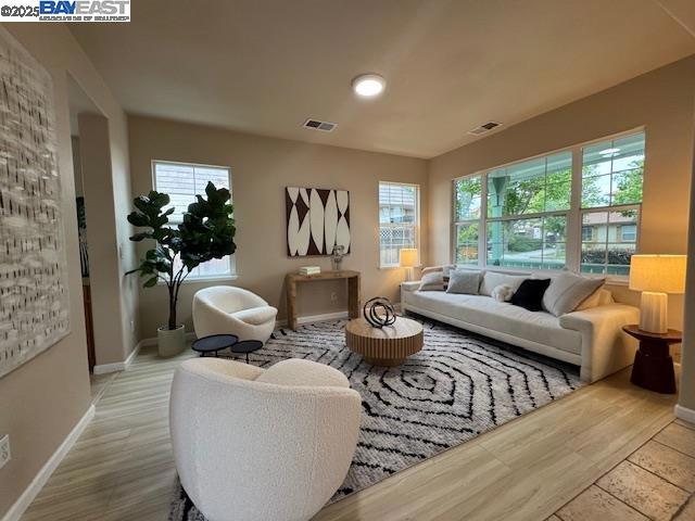 118 E Heritage Drive, Mountain House CA: https://media.crmls.org/mediaz/e3d2460a-5dc7-451a-90c1-43678865f2c0.jpg
