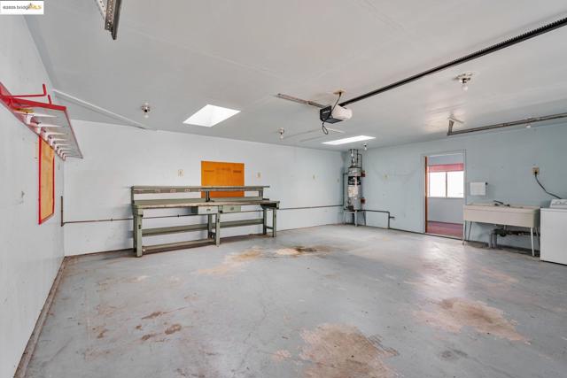 2116 LUNA AVENUE, San Leandro CA: https://media.crmls.org/mediaz/e3d249ef-951b-4394-a306-05904d17c4d6.jpg