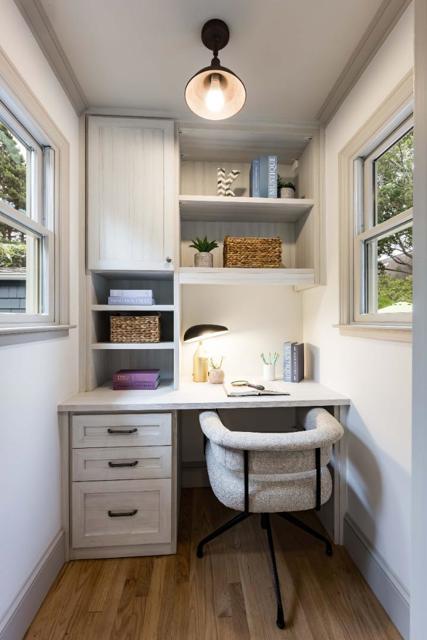 1044 Bryant Street, Palo Alto CA: https://media.crmls.org/mediaz/e3d25fa4-2bf1-4a14-aed1-11183fb04cca.jpg